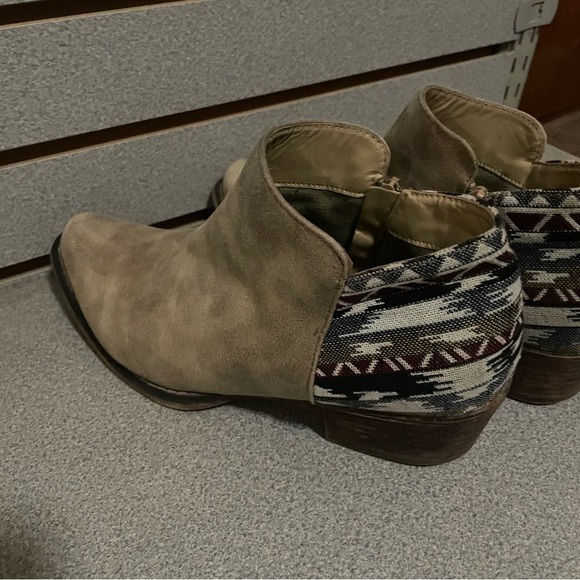 Roper Ankle Boots Women’s 9 Tan Aztec Zip Sides Western Booties Fashion EUC - Picture 6 of 8
